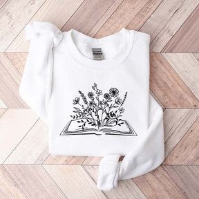 Retro Wildflowers Book Lover Minimalist Sweatshirt