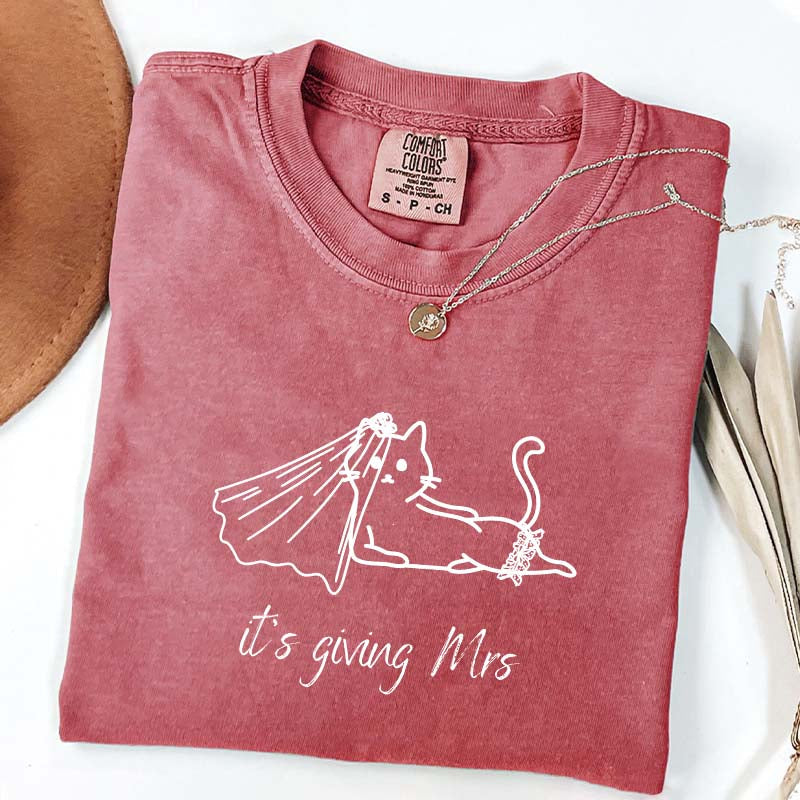 Its Giving Mrs Cat Theme T-Shirt