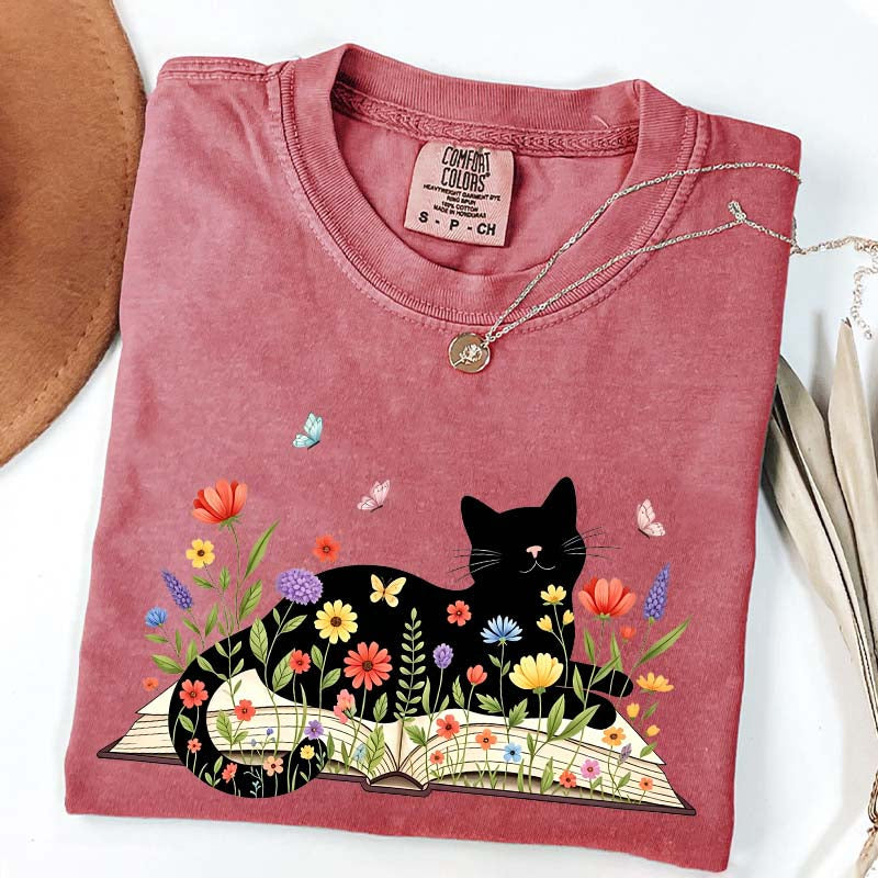 Comfort Colors Cat Booktrovert T-Shirt