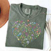 Cute Floral Heart Cottagecore T-Shirt