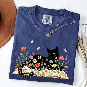 Comfort Colors Cat Booktrovert T-Shirt