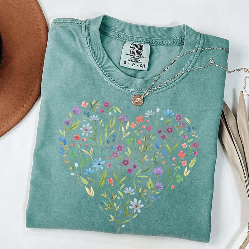 Cute Floral Heart Cottagecore T-Shirt
