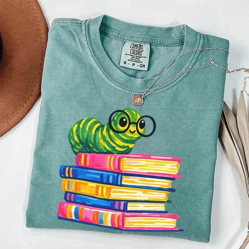 Cute Reading Worm Bookworm Lover T-Shirt