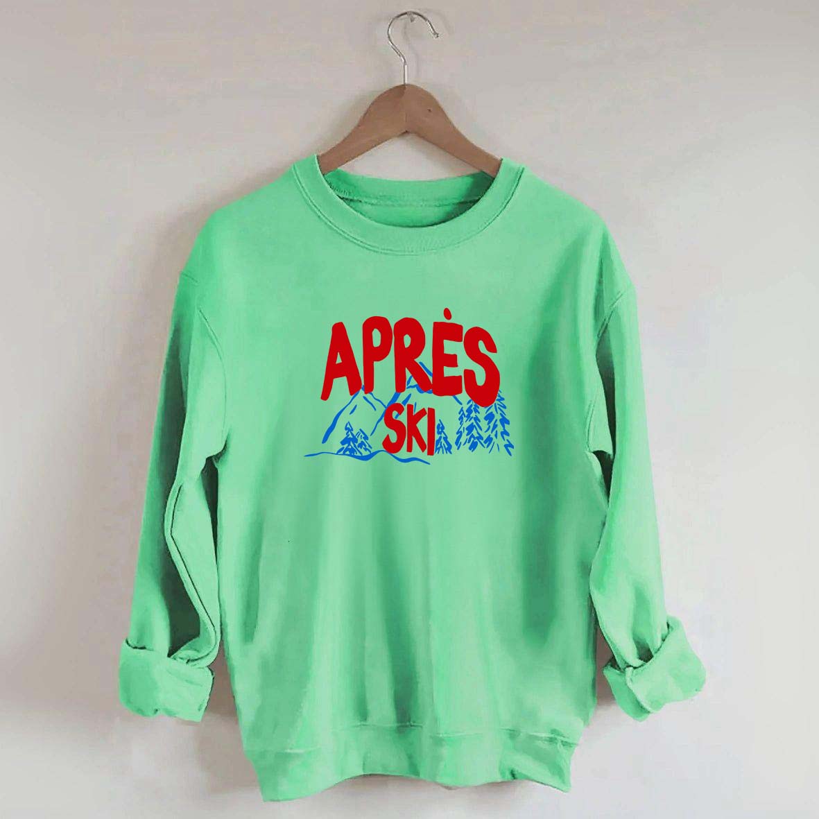 Minimalist Apres Ski Sweatshirt