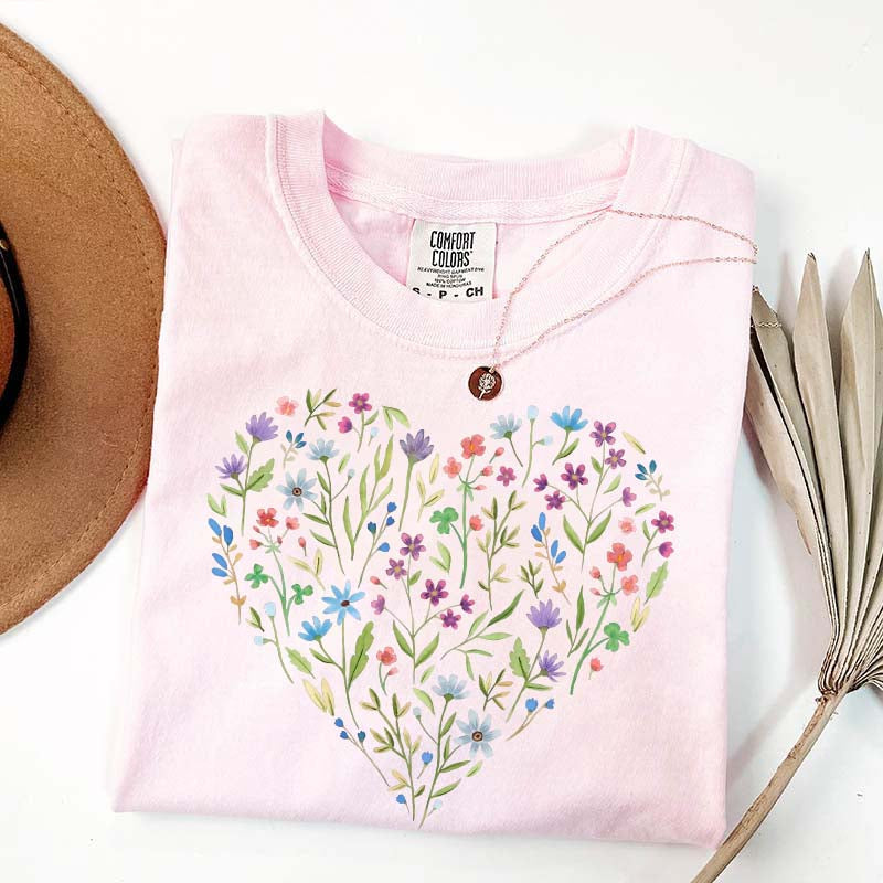 Cute Floral Heart Cottagecore T-Shirt