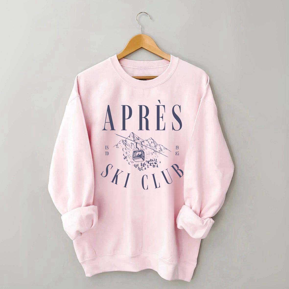 Apres-Ski Club Vintage Retro Style Skiing Sweatshirt