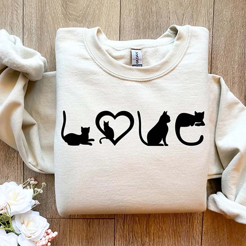 Black Cat Mom Love Sweatshirt