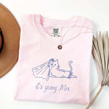 Its Giving Mrs Cat Theme T-Shirt