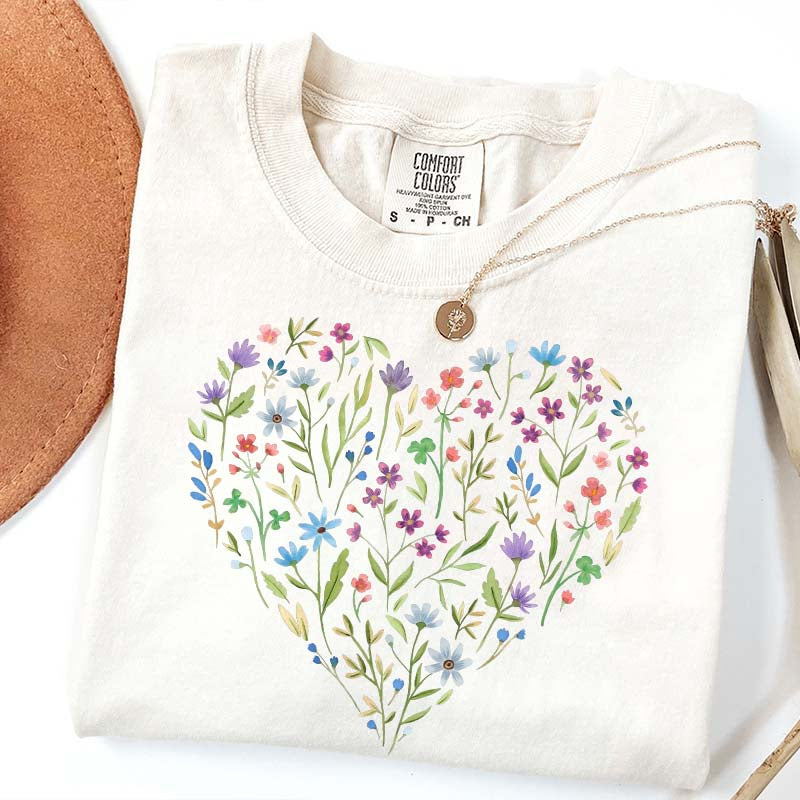 Cute Floral Heart Cottagecore T-Shirt