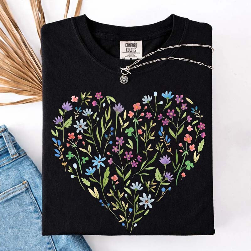 Cute Floral Heart Cottagecore T-Shirt