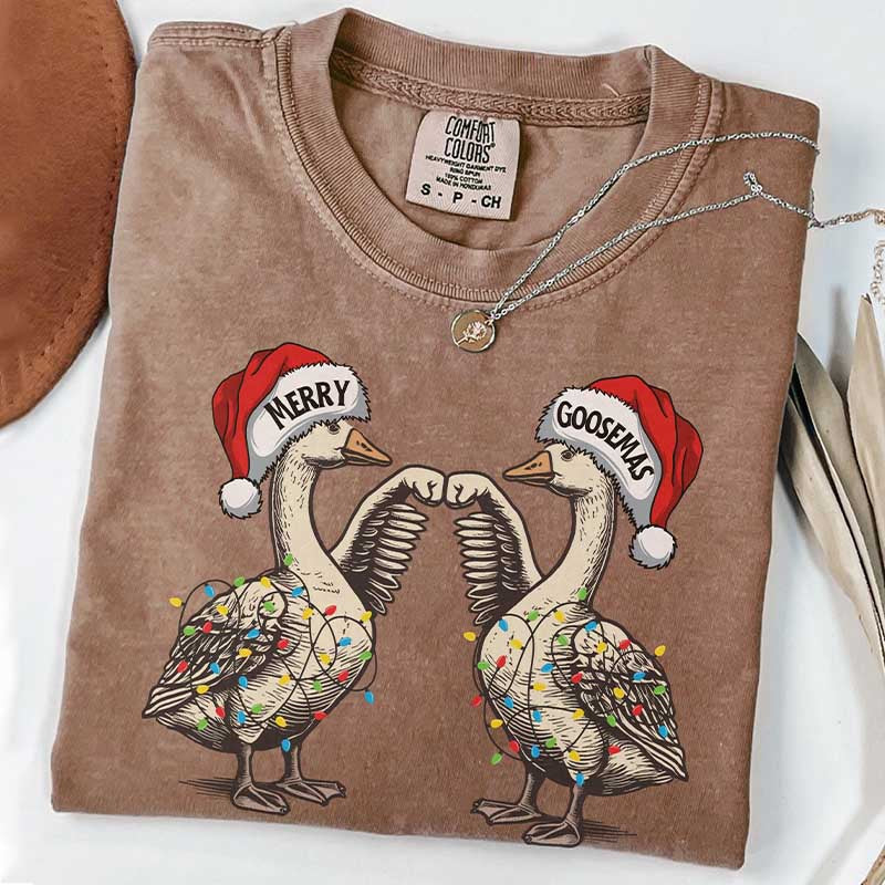 Merry Christmas Santa Goose tangled lights T-Shirt