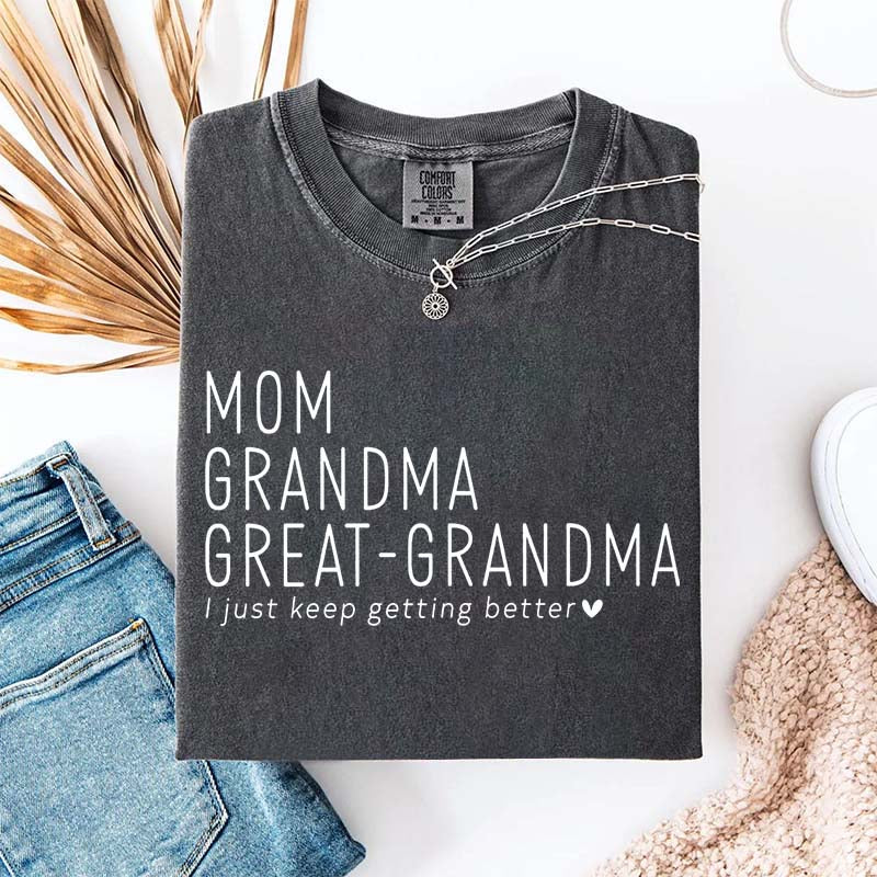 Mom Grandma Great-Grandma Pregnancy Announcement T-Shirt