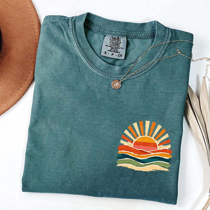 Vintage Sea Retro Ocean Sun Summer T-Shirt