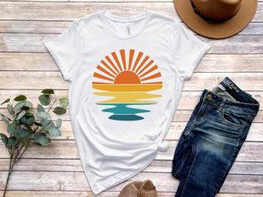 Retro Sunset Rays Wavy T-shirt