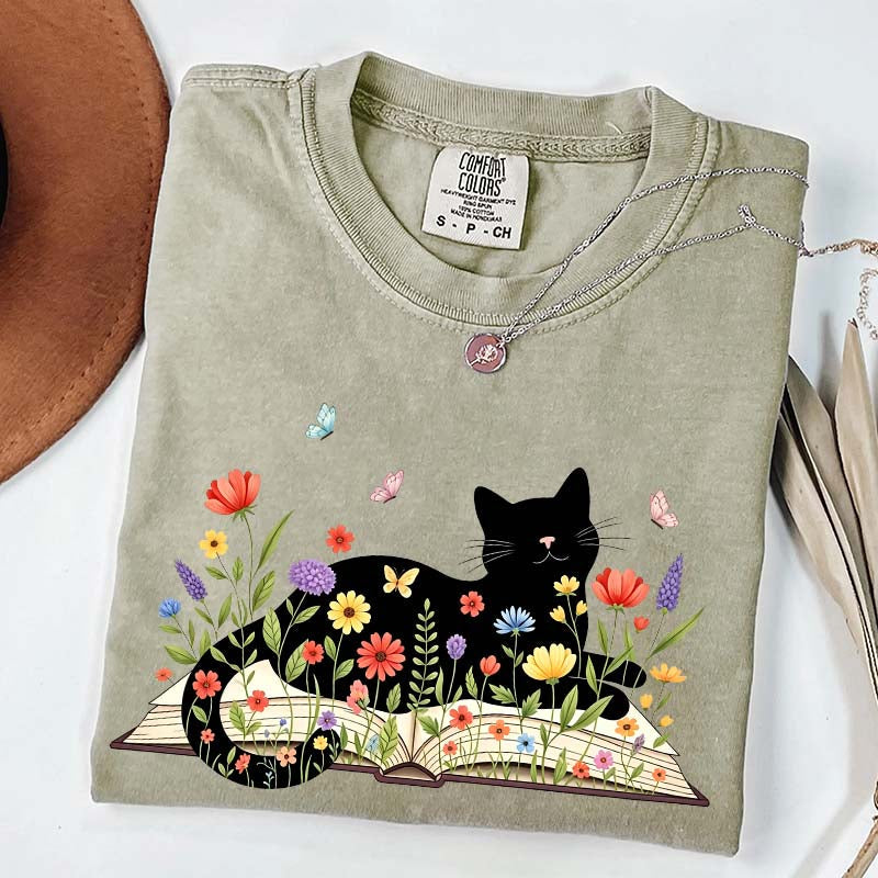 Comfort Colors Cat Booktrovert T-Shirt