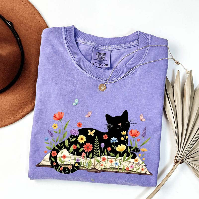 Comfort Colors Cat Booktrovert T-Shirt
