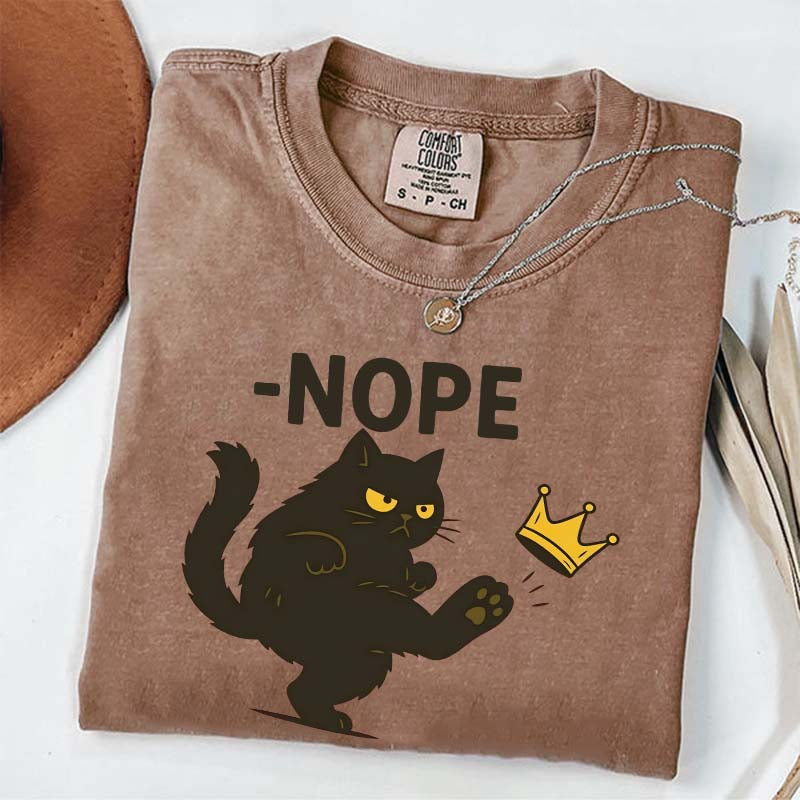 No Kings In USA Black Cat Kicking Crown T-Shirt
