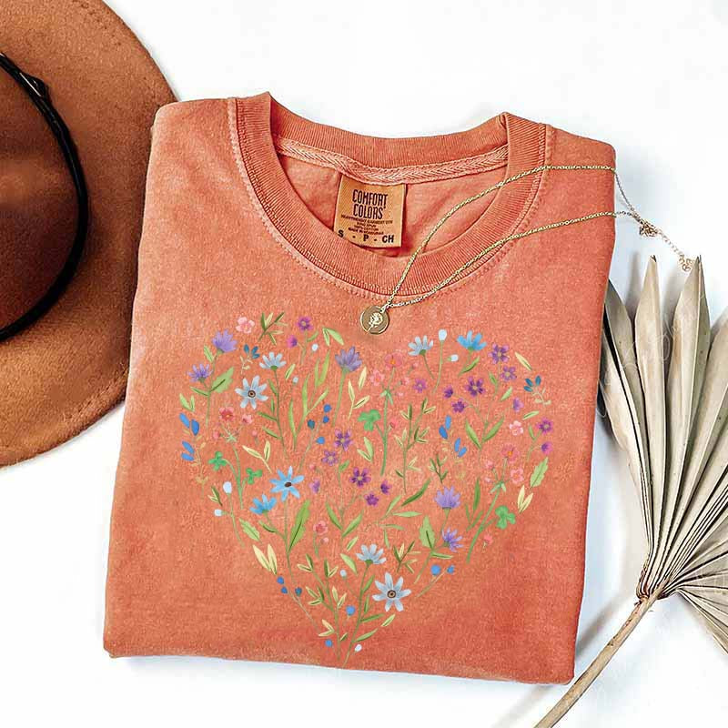 Cute Floral Heart Cottagecore T-Shirt