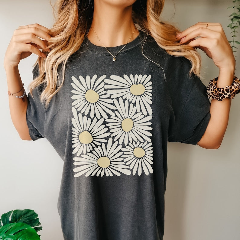 Daisy Floral Trendy Graphic T-shirt