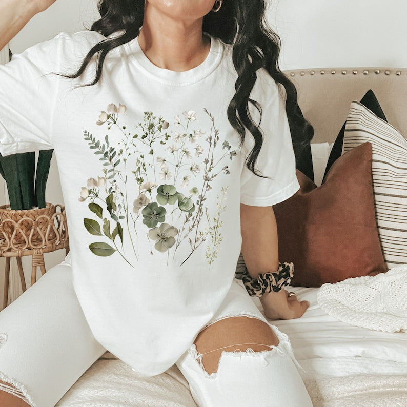 Vintage Pressed Flowers Boho Wildflowers T-Shirt