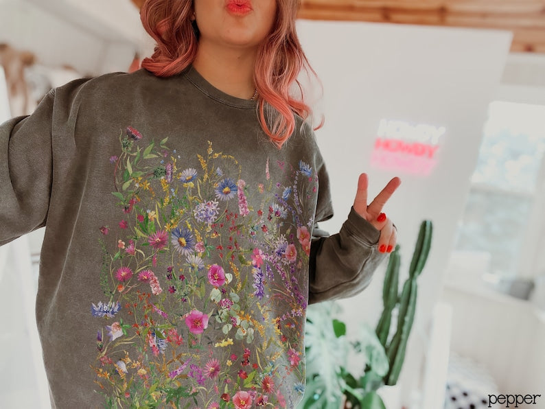 Vintage Pressed Flowers Sweatshirt Wildflowers Sweatshirt