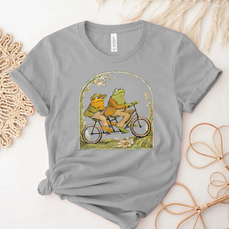 Camiseta Rã e Sapo - Andando de Bicicleta